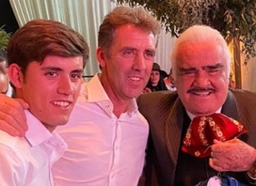 P.H.DE MENDOZA EN LOS 80 AÑOS DE VICENTE FERNANDEZ