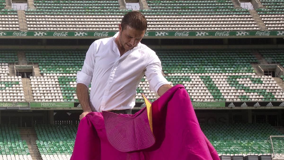 JOAQUIN… DEL FUTBOL A LOS TOROS