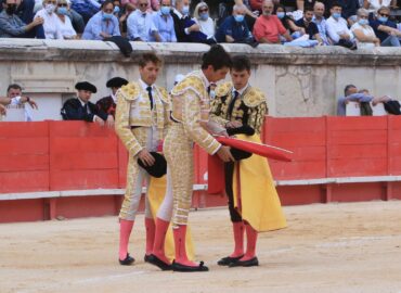 MARCOS OVACIONADO EN SU ALTERNATIVA