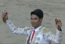 AÑOVER DE TAJO: ESCENARIO DEL DEBUT CON CABALLOS DE LEANDRO GUTIERREZ QUE CORTO DOS OREJAS