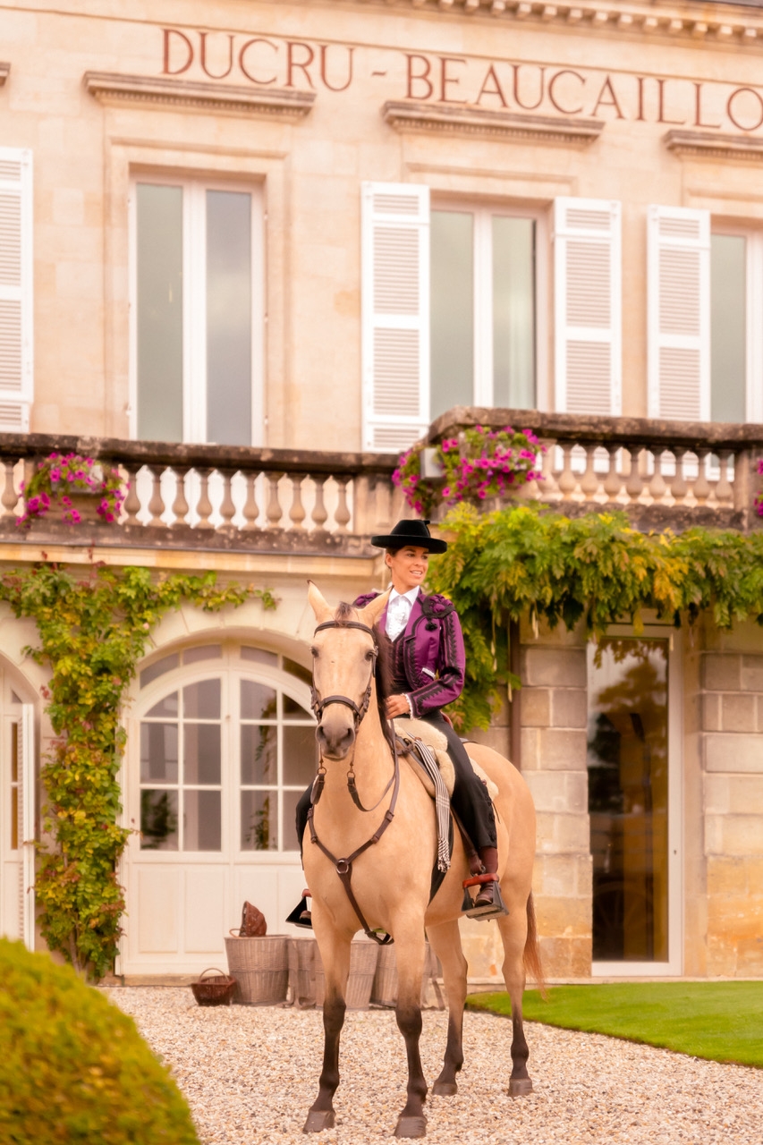 LEA VICENS IMAGEN DE CHÂTEAU DUCRU-BEAUCAILLO