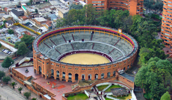 90 AÑOS CUMPLE LA MALTRATADA PLAZA DE TOROS DE SANTAMARIA