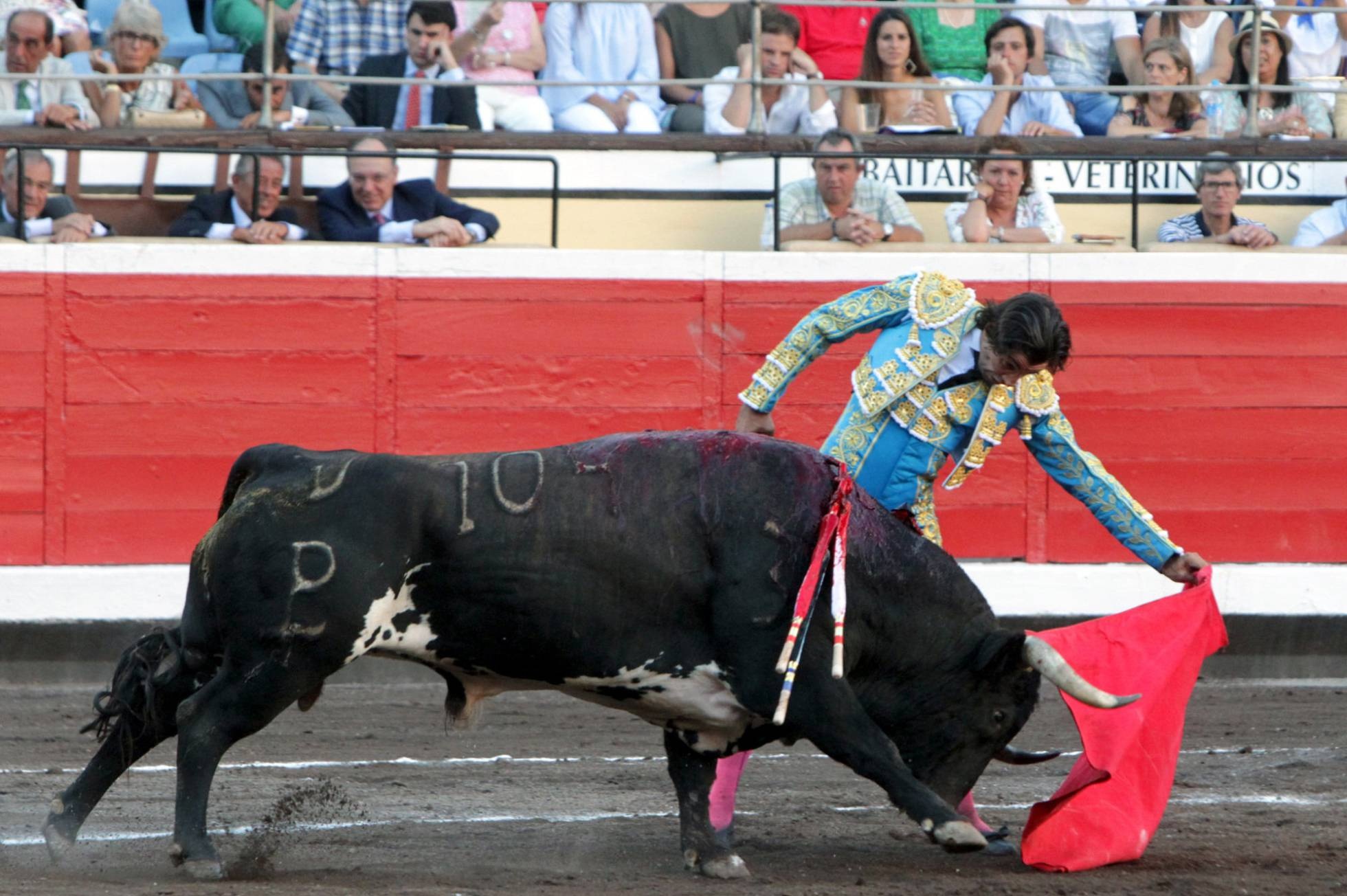 EN HERENCIA – CIUDAD REAL, DOS OREJAS A GRAN FAENA DE CURRO DIAZ