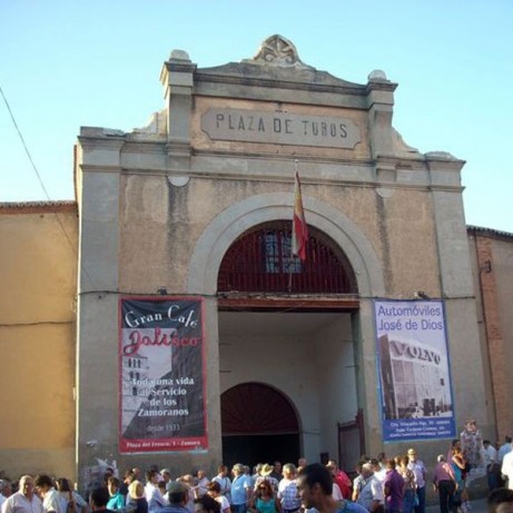 LUJO EN EL CICLO ZAMORANO