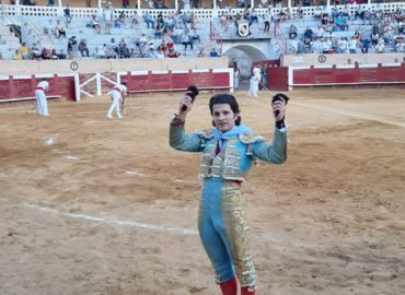 SEBASTIAN RITTER COLOCA EN ALTO LA BANDERA COLOMBIANA EN ESPAÑA