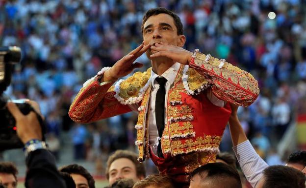 PACO UREÑA EN LA FERIA DE SEVILLA