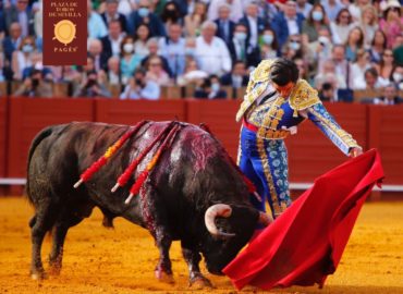 MORANTE DE LA PUEBLA VOLTEÓ LA MONEDA EN EL CUARTO Y LE CORTO LAS DOS OREJAS A UN GARCIGRANDE