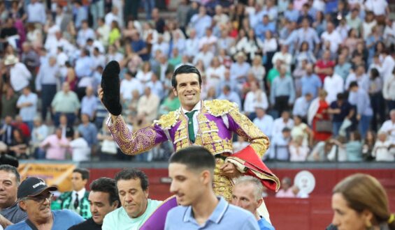 “EMILIO DE JUSTO” A HOMBROS EN JAEN