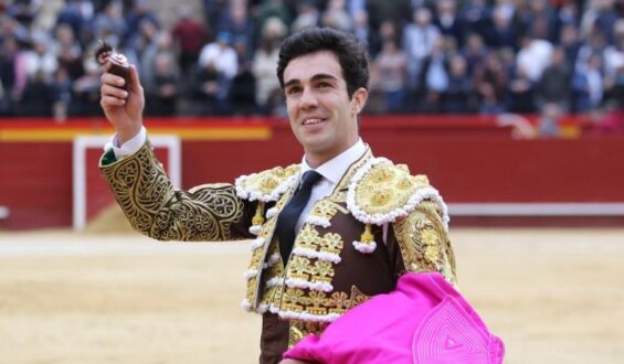 ANODINA CORRIDA DE «FALLAS»