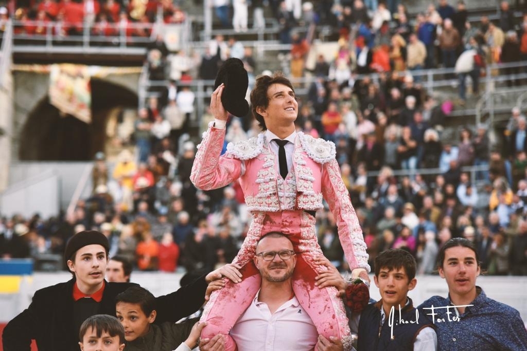 ARLES VIVIO LA GLORIA CON “ROCAREY”