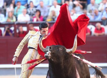 TOREROS SIN OPCIONES…TOROS BAJO EL AGUA