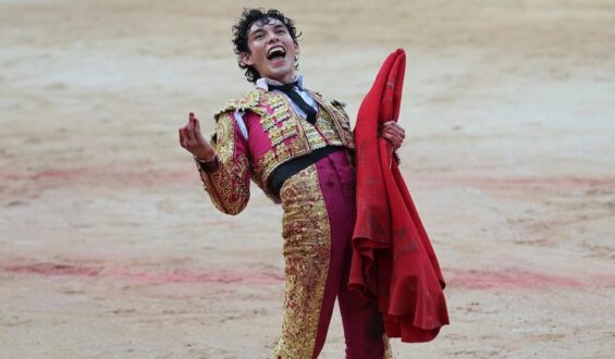 ISAAC FONSECA… PUERTA GRANDE EN PAMPLONA