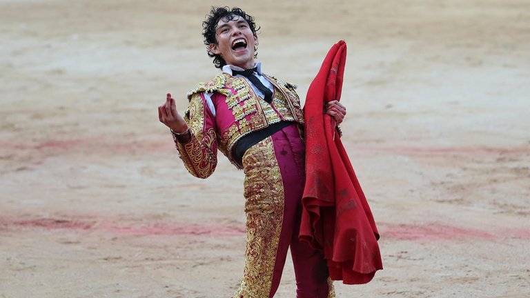 ISAAC FONSECA… PUERTA GRANDE EN PAMPLONA