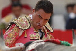 TRES OREJAS CORTA OCTAVIO CHACON EN VILLACARRILLO