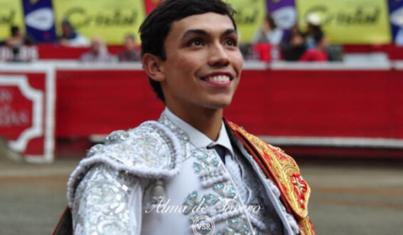 BRAVO “CONEJO” DE SALENTO PREMIADO CON LA VUELTA AL RUEDO