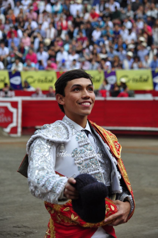 BRAVO “CONEJO” DE SALENTO PREMIADO CON LA VUELTA AL RUEDO