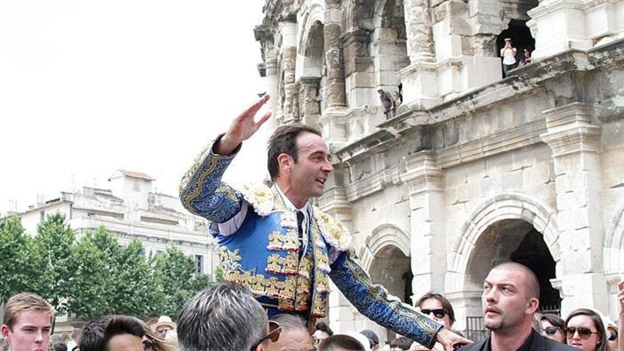 ENRIQUE PONCE REAPARECE EN NIMES