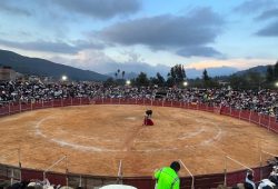 PLAZA LLENA Y TRIUNFO DE C. PARDO Y M. ESCRIBANO EN LENGUAZAQUE