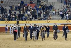 SOCIEDAD DE CIRUGIA TAURINA ESPAÑOLA… RECIBIO HOMENAJE