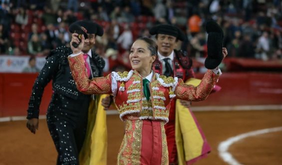 OREJA PARA R. MORELLI EN LA MEXICO