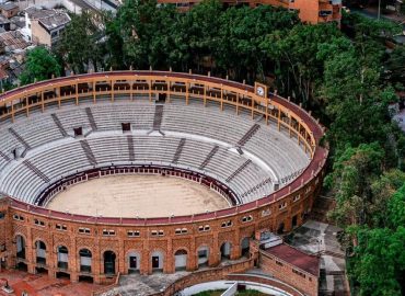 93 AÑOS CUMPLE HOY LA SANTAMARIA DE BOGOTA