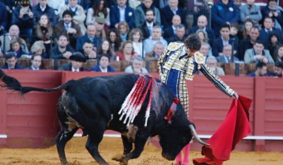 OREJAS PARA CASTELLA Y ROCA REY EN EL INICIO DE LA FERIA DE SEVILLA