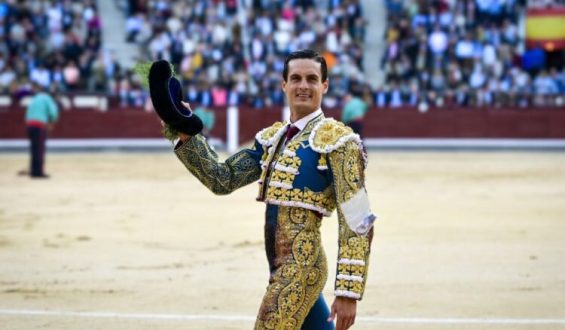 OREJA PARA D. GALVAN EN FAENA INVENTADA.