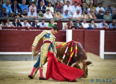 DETALLES Y PELLIZCOS DE LOS TOREROS CON UN MANSO ENCIERRO DE “ALCURRUCEN”