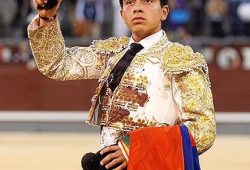 SOBRESALIENTE PRESENTACION DE JUAN DE CASTILLA EN VIC FEZENSAC