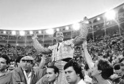 33 AÑOS DE LA PRIMERA PUERTA GRANDE DE C. RINCON Y PRIMERA DE JAROCHO HOY EN MADRID