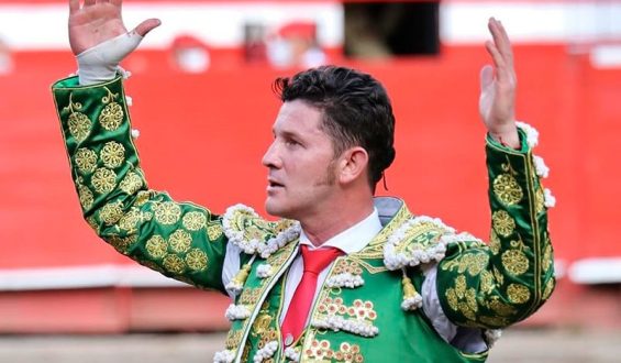 CRISTOBAL PARDO EN LOS CARTELES DE BAMBAMARCA.