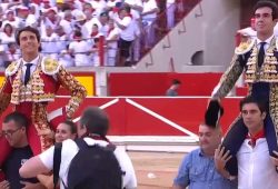 TARDE ROTUNDA DE BUEN TOREO EN PAMPLONA. ROCA REY Y RUFO A HOMBROS. LA ESPADA EN EL PRIMERO LE NEGO LA PUERTA GRANDE A PERERA.