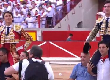 TARDE ROTUNDA DE BUEN TOREO EN PAMPLONA. ROCA REY Y RUFO A HOMBROS. LA ESPADA EN EL PRIMERO LE NEGO LA PUERTA GRANDE A PERERA.