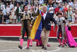 JESUS ENRIQUE COLOMBO TRIUNFA EN ESPAÑA EN MEDIO DE TORMENTA POLITICA EN SU PAIS