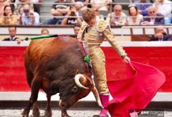 B. JIMÉNEZ GANA EL MANO A MANO CON TRES OREJAS A D. LUQUE EN BILBAO