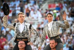 GRAN CORRIDA DE F. BOHORQUEZ CON LA QUE TRIUNFAN P. HERMOSO DE MENDOZA Y LEA VICENS EN BEZIERS