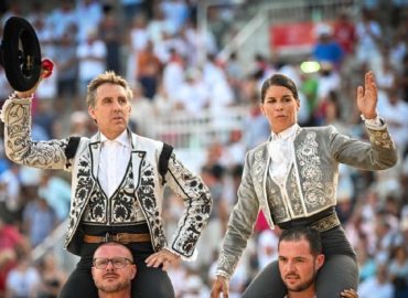 GRAN CORRIDA DE F. BOHORQUEZ CON LA QUE TRIUNFAN P. HERMOSO DE MENDOZA Y LEA VICENS EN BEZIERS