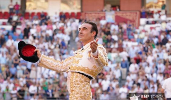 SENTIDA DESPEDIDA DE ENRIQUE PONCE EN BILBAO EN CORRIDA SIN OREJAS.