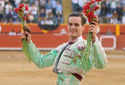 CON TRIUNFO DE DAVID GALVAN Y COLOMBO SE ABRIÓ LA FERIA DE LIMA.