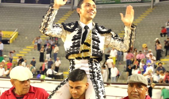 PUERTA GRANDE PARA “KALIO” CON BUENA NOVILLADA DE “PAISPAMBA”