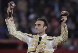 EMOTIVA DESPEDIDA DE ENRIQUE PONCE EN LA MEXICO.