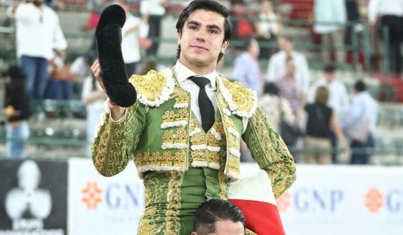 JESUS ENRIQUE COLOMBO APROVECHA LAS OPORTUNIDADES EN MEXICO