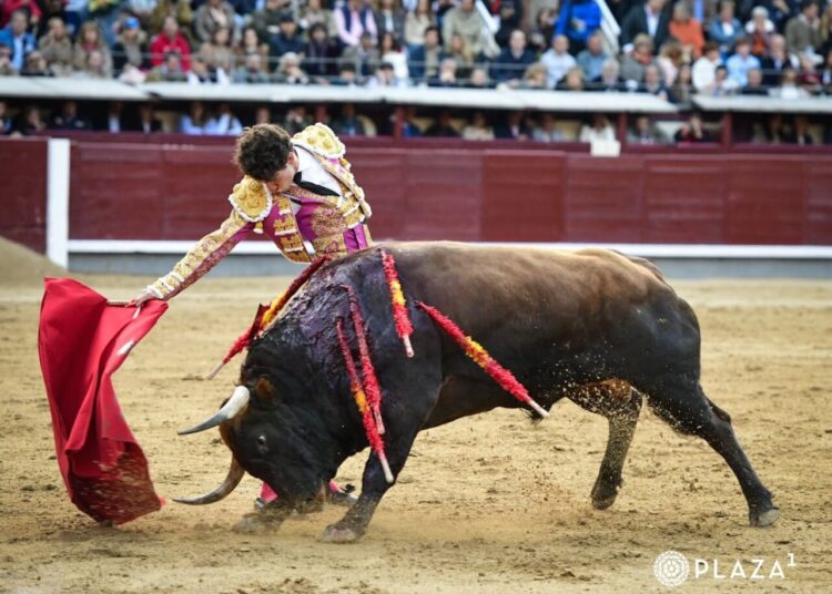 NOTABLE ACTUACION DE VICTOR HERNANDEZ EN LA SEGUNDA DE SAN ISIDRO