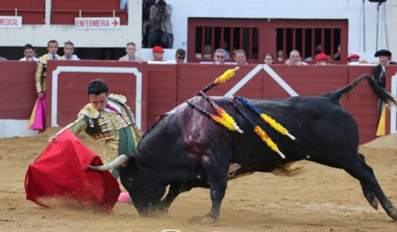 JUAN DE CASTILLA Y “CIGARRERO” DIERON EL ESPECTACULO EN VIC FEZENSAC