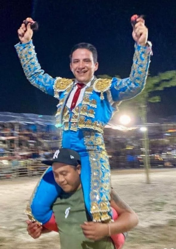 MANOLO CASTAÑEDA HACE MERITOS EN MEXICO Y SUMA FECHAS