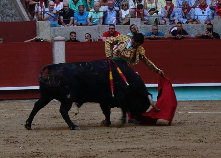 ENTRE 10 Y 15 DIAS ESTARÁ FUERA DE LOS RUEDOS MORANTE DE LA PUEBLA TRAS PERCANCE EN PONTEVEDRA