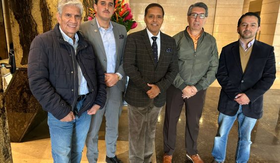 ANUNCIOS DE MARCHAS Y PAROS DE TAURINOS, GALLEROS, COLEADORES Y CORRALEJEROS