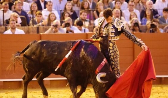 DESLUCIDA CORRIDA DE GARCIGRANDE QUE CONDICIONÓ EL TRIUNFO DE LOS TOREROS