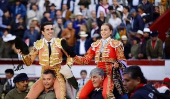 GRAN TRIUNFO DE TALAVANTE Y OLGA CASADO EN LATACUNGA