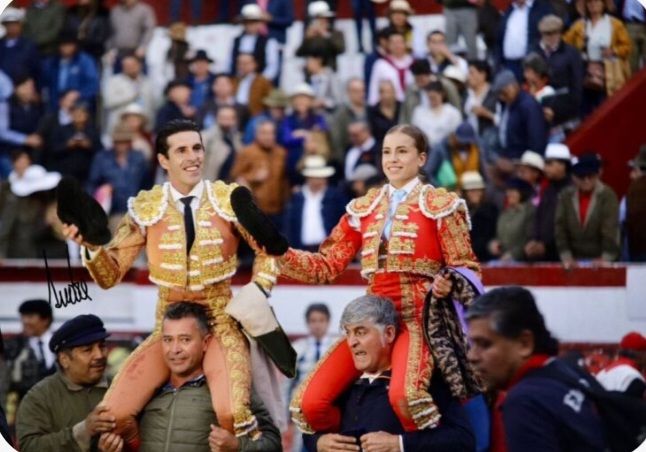 GRAN TRIUNFO DE TALAVANTE Y OLGA CASADO EN LATACUNGA
